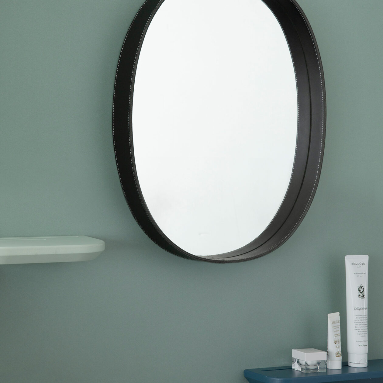 OVAL MIRROR