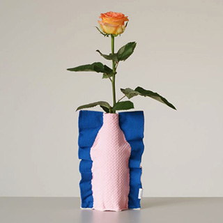 SILHOUETTE was introduced in NIKKEI MJ (November 15,2019) and the japan times (November 25,2019).