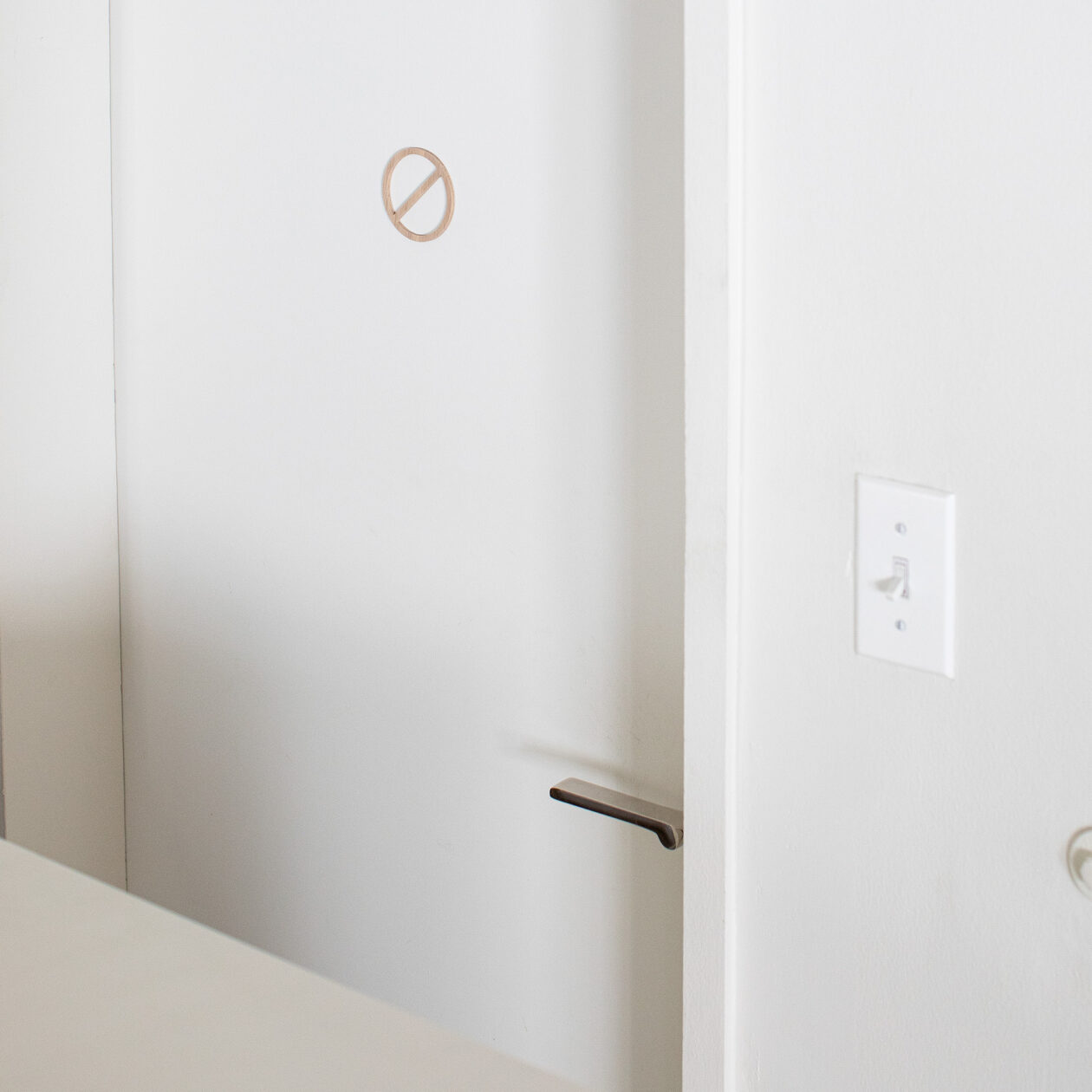 SIGNS DO NOT ENTER (white oak)