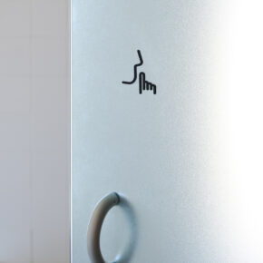 SIGNS BE QUIET black