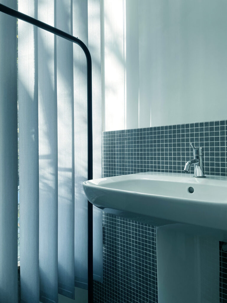 美和 小織 (Saori Miwa) Story - sink