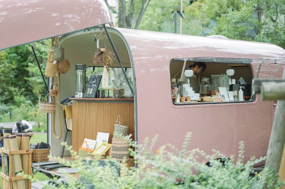 Please come to Nono Aoyama Cafe Truck on Sunday, April 14th.