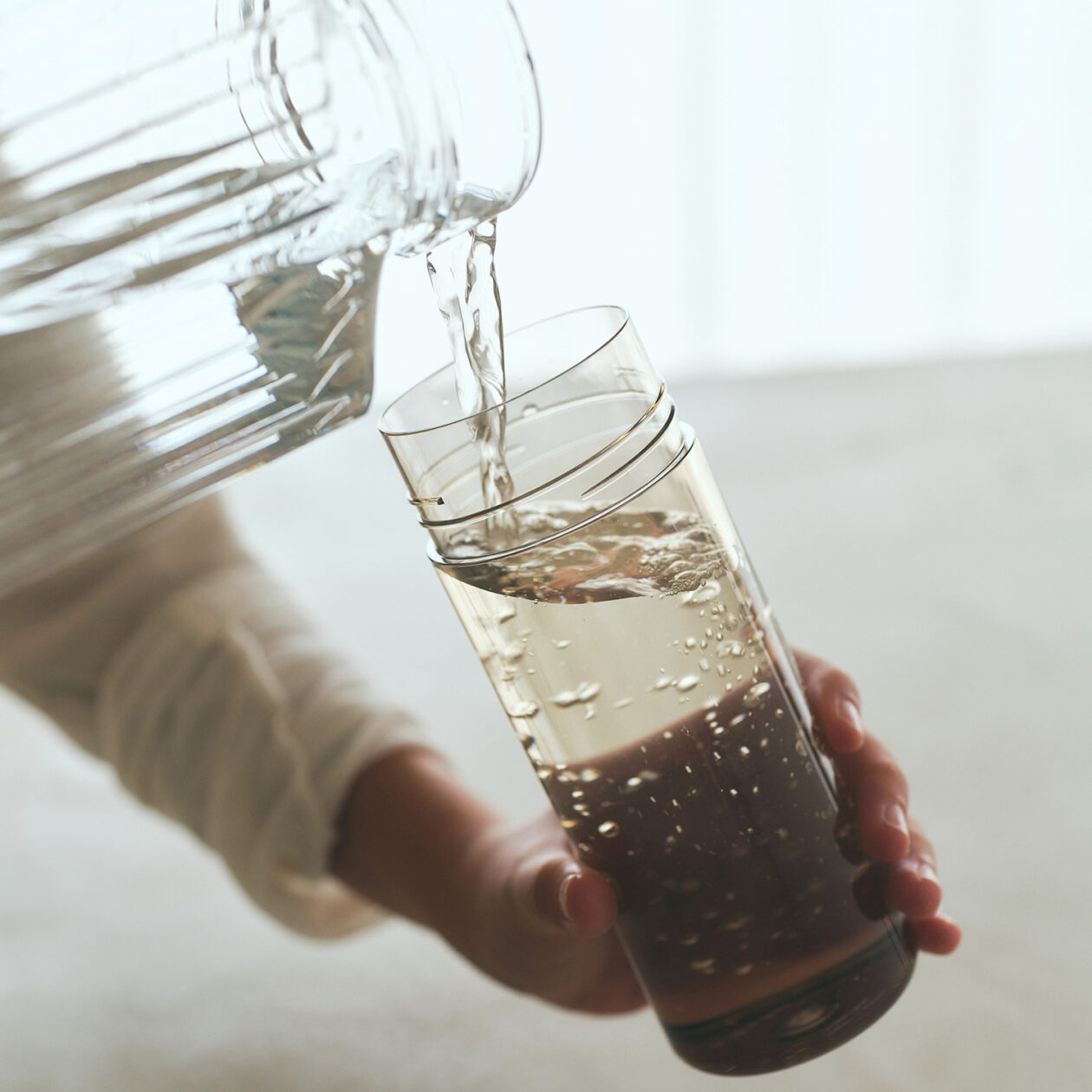 WATER BOTTLE pour water