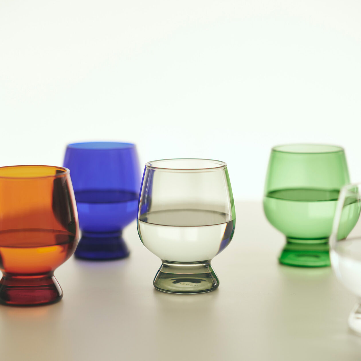 lifestyle GOBLET 5 color with water