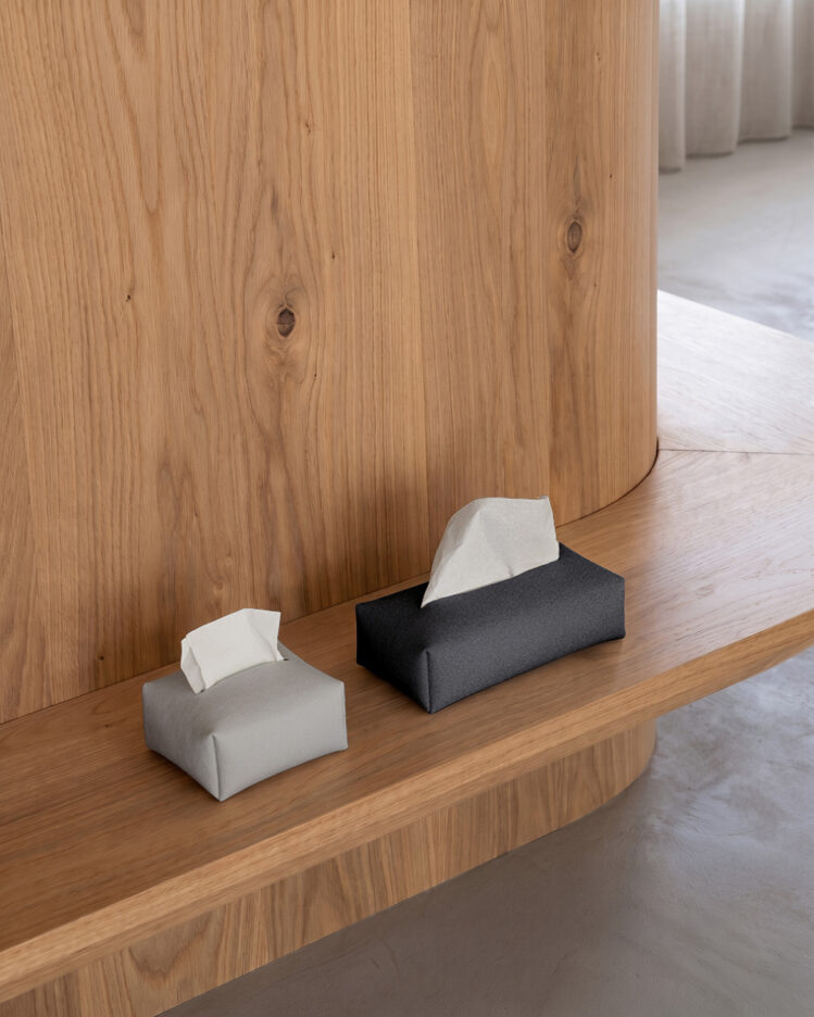 NEW: TISSUE COVER “fog” – Gentle textures and easy care